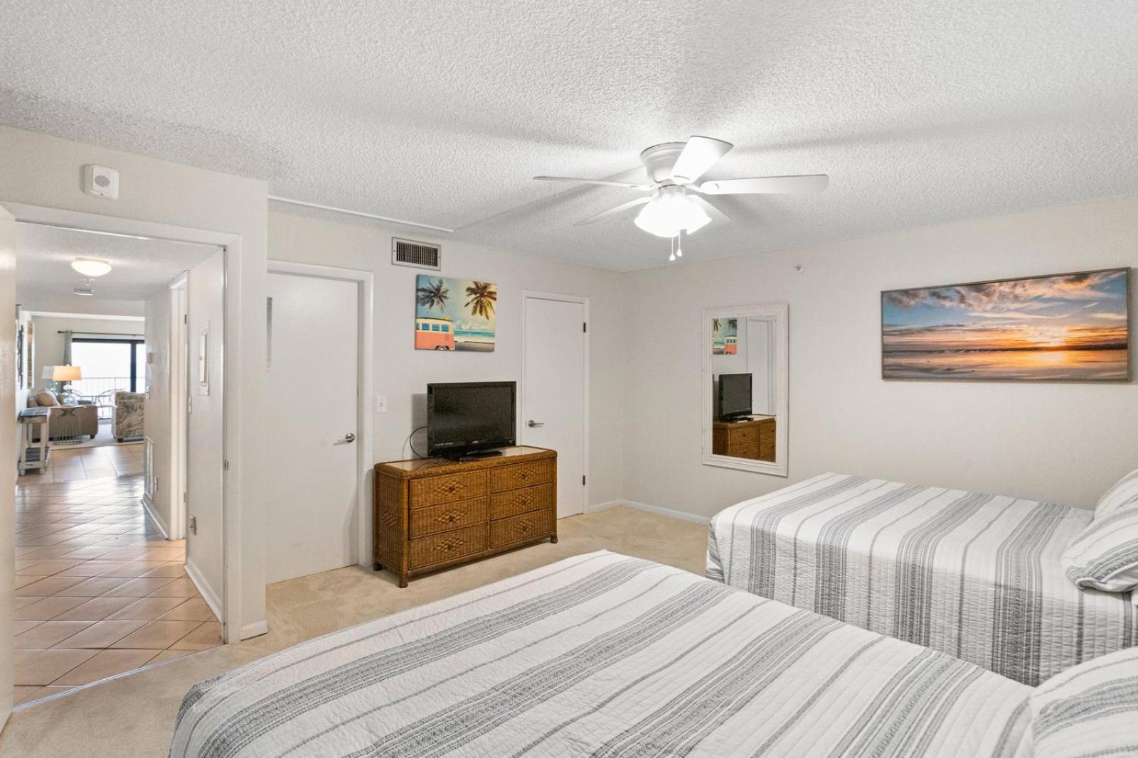 Direct Beachfront - Updated - Sandy Shores #304