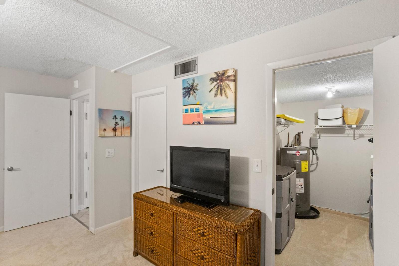 Direct Beachfront - Updated - Sandy Shores #304