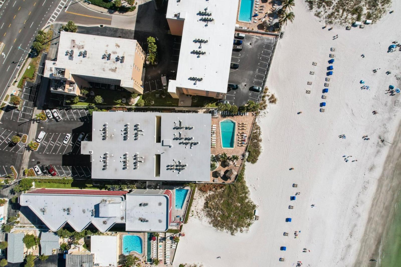 Direct Beachfront - Updated - Sandy Shores #304