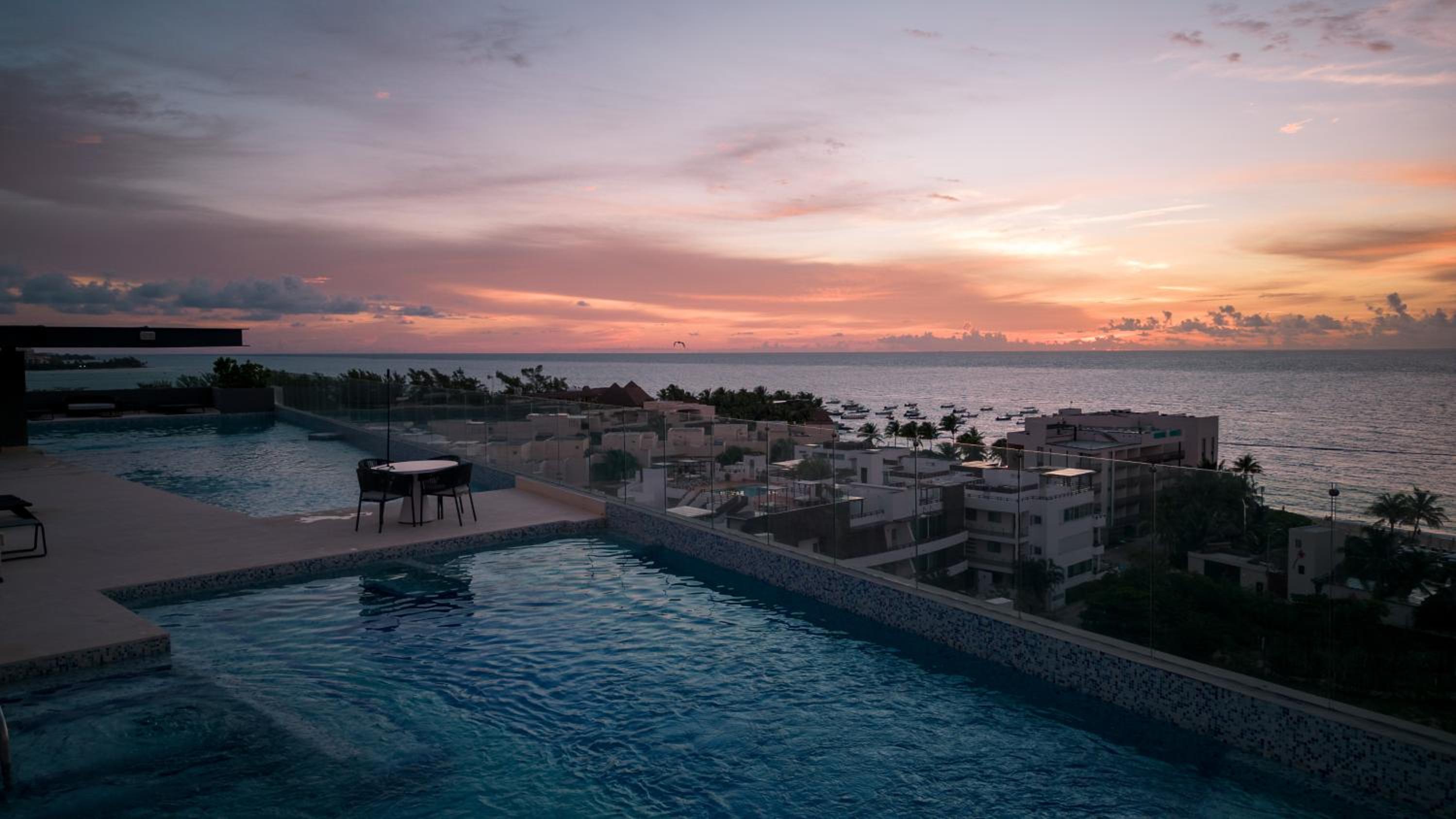 Magnificent view of the Caribbean Sea/3pool/SkyBar By Yeah view 2