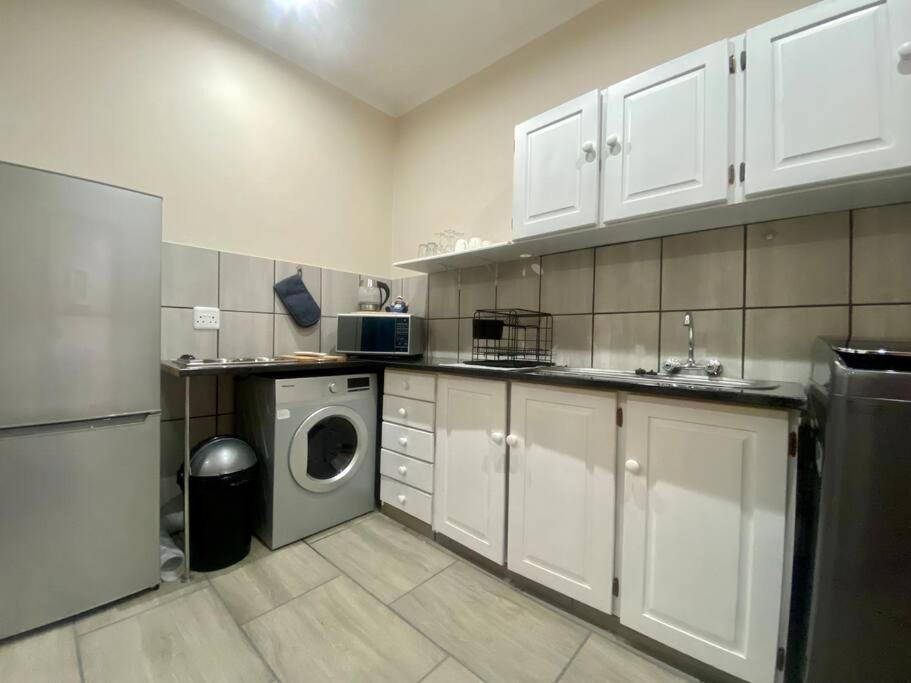 Mossel Bay Self Catering - Near Bayview Centre & Hospital