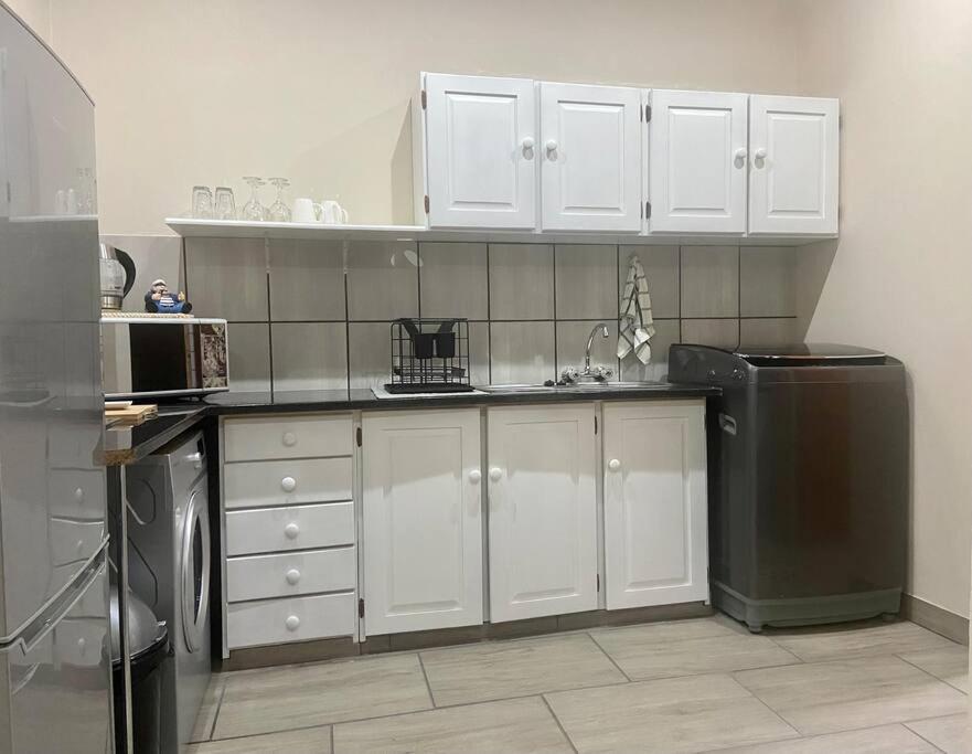 Mossel Bay Self Catering - Near Bayview Centre & Hospital
