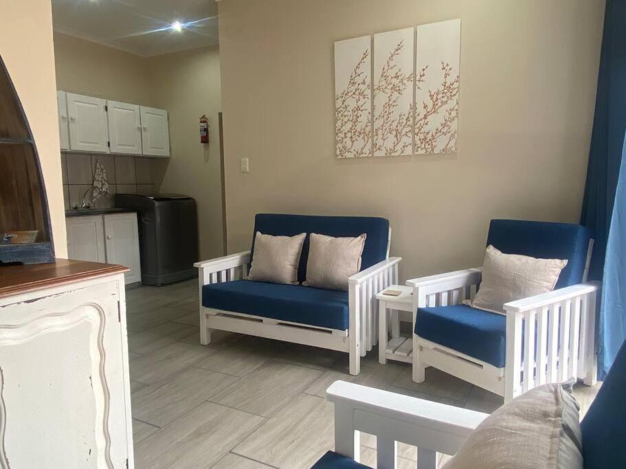 Mossel Bay Self Catering - Near Bayview Centre & Hospital