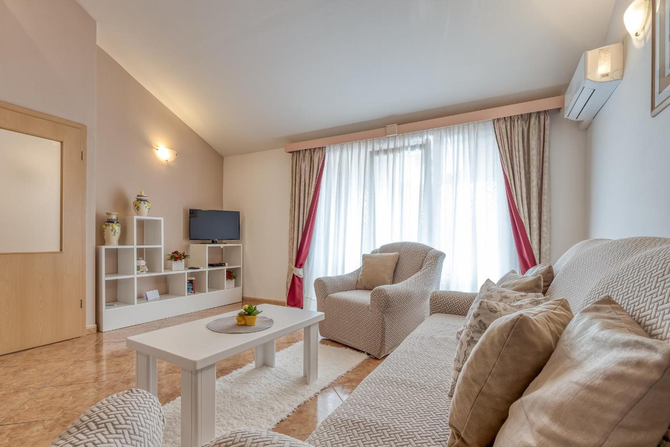 Apartments Slavica - Property Image 14