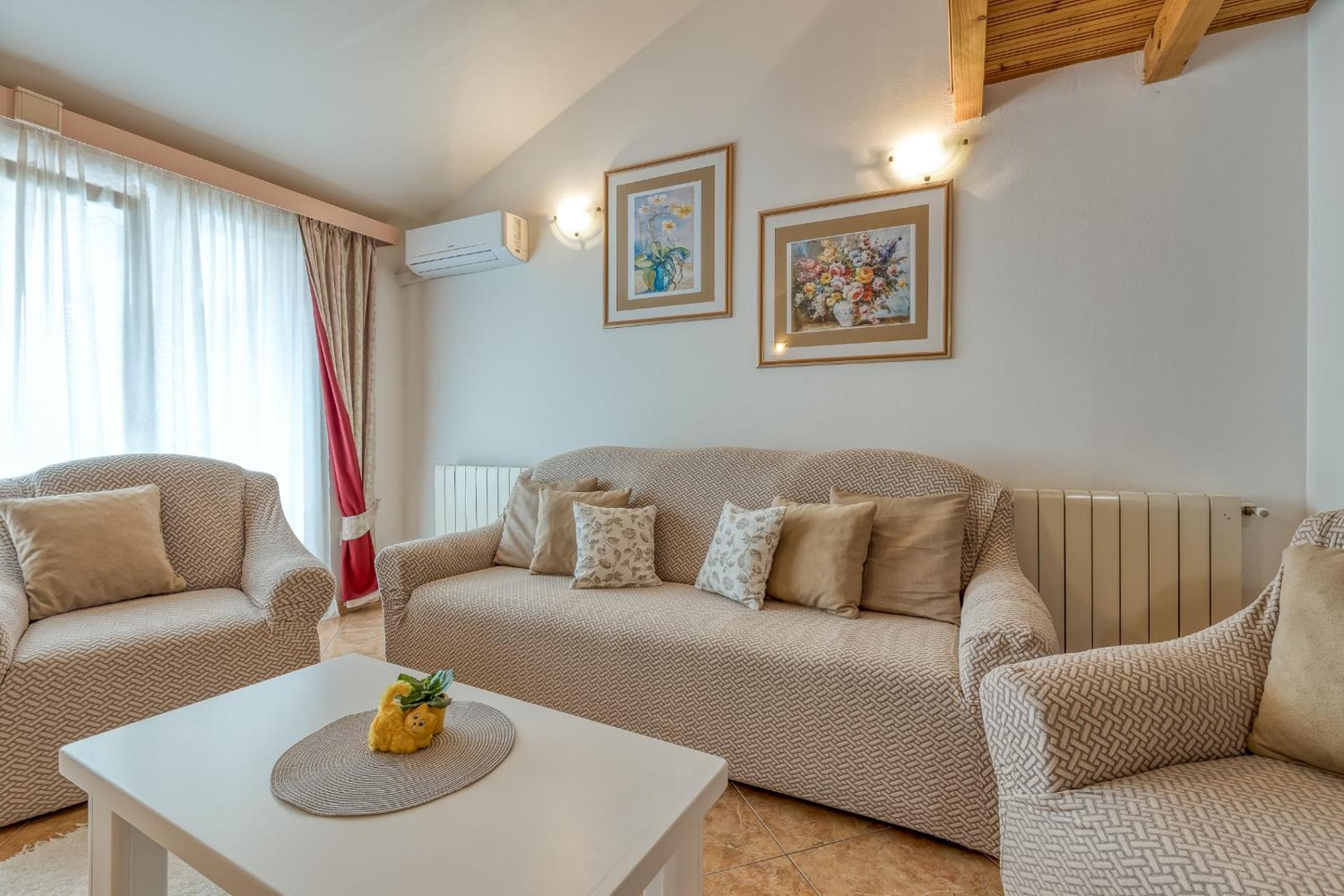 Apartments Slavica - Property Image 11