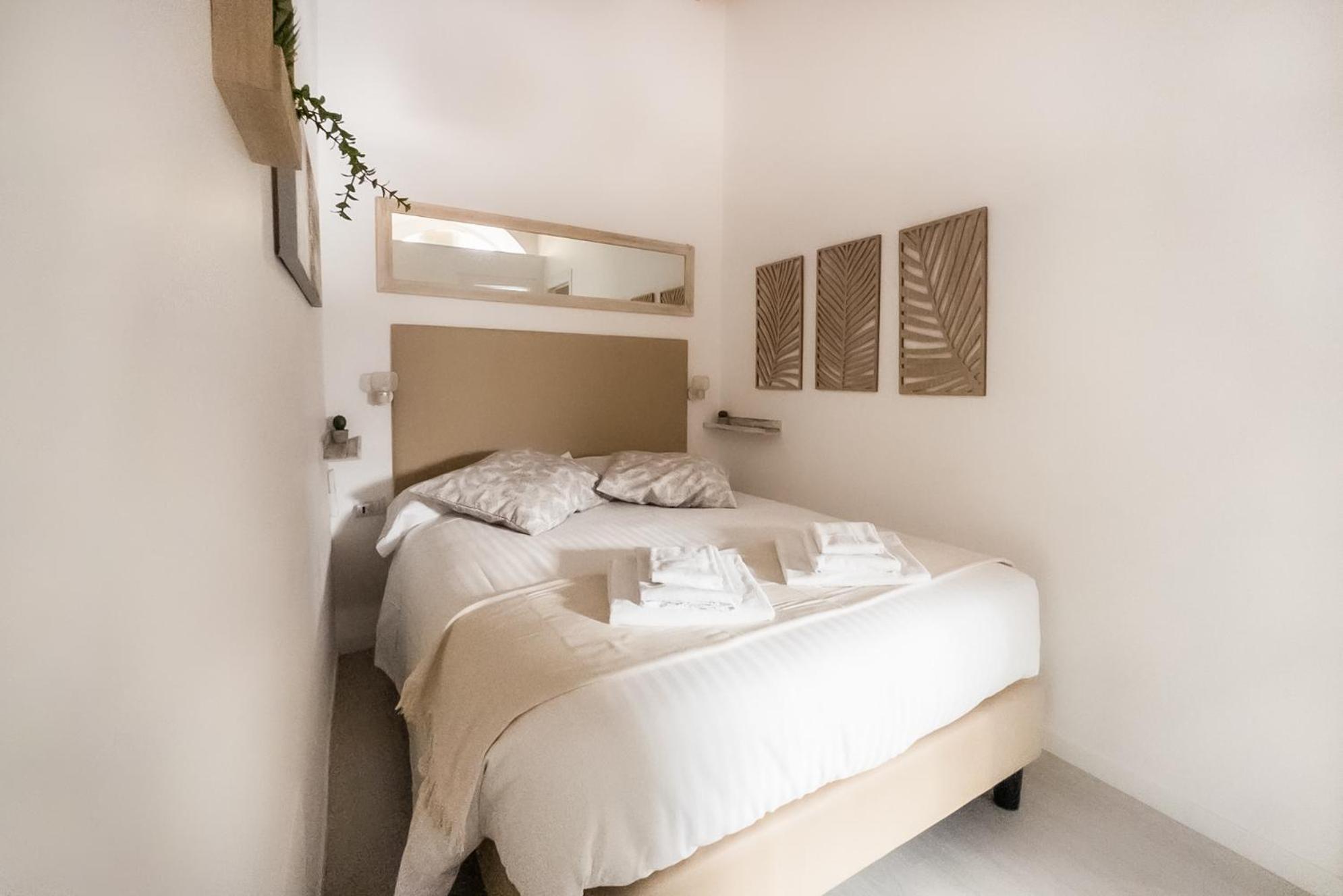 White Ostilia Apartments