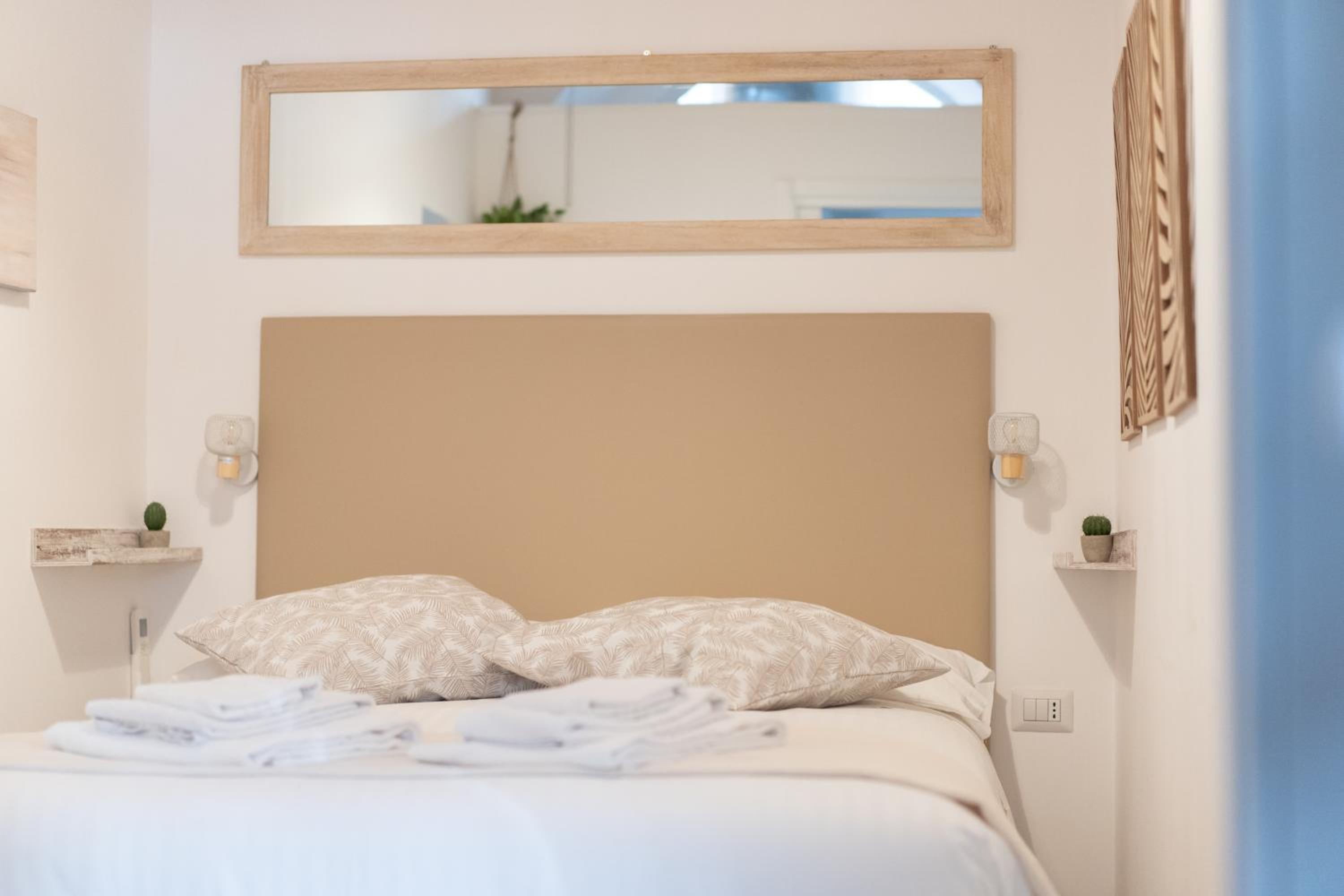 White Ostilia Apartments