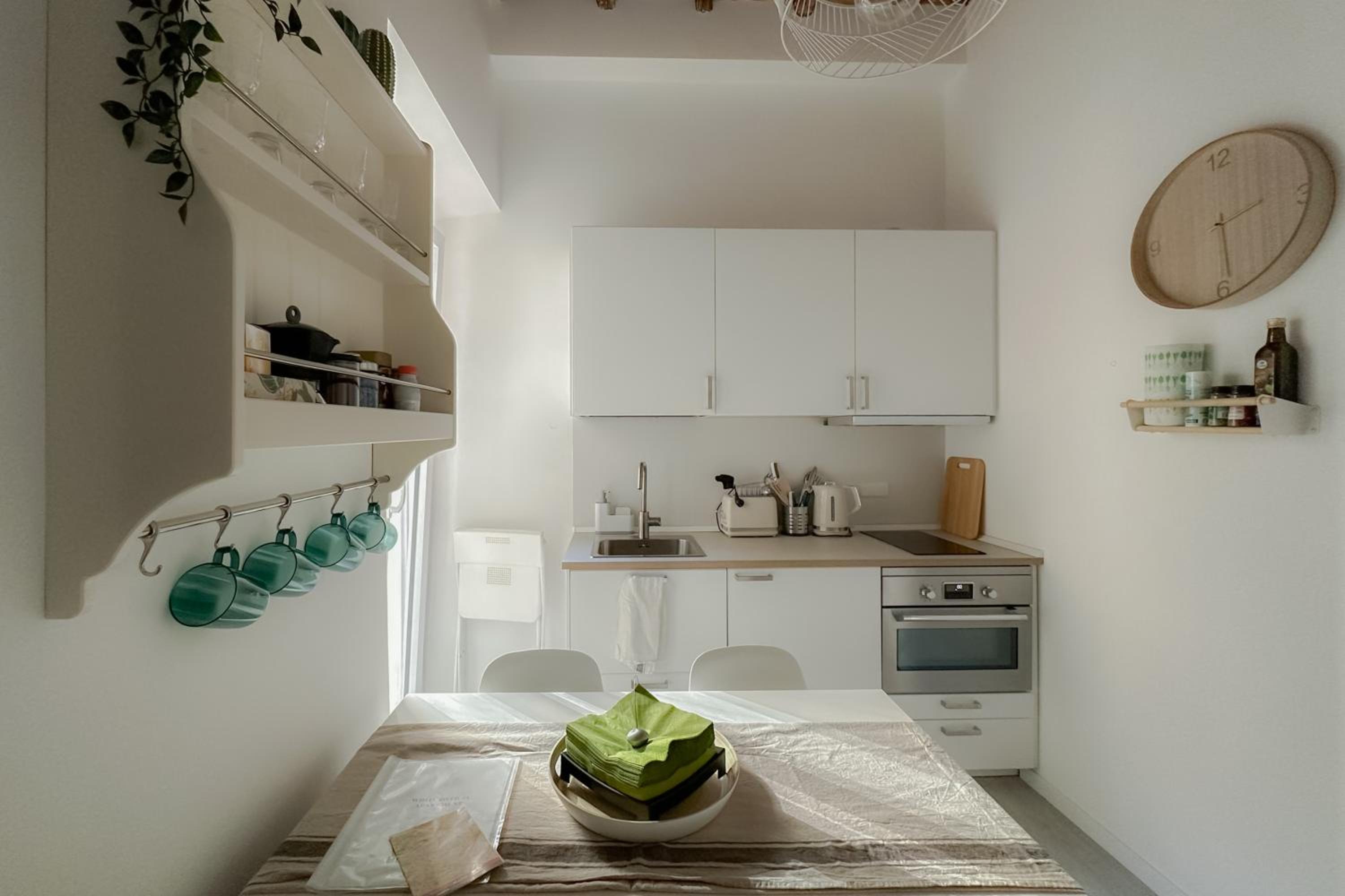 White Ostilia Apartments