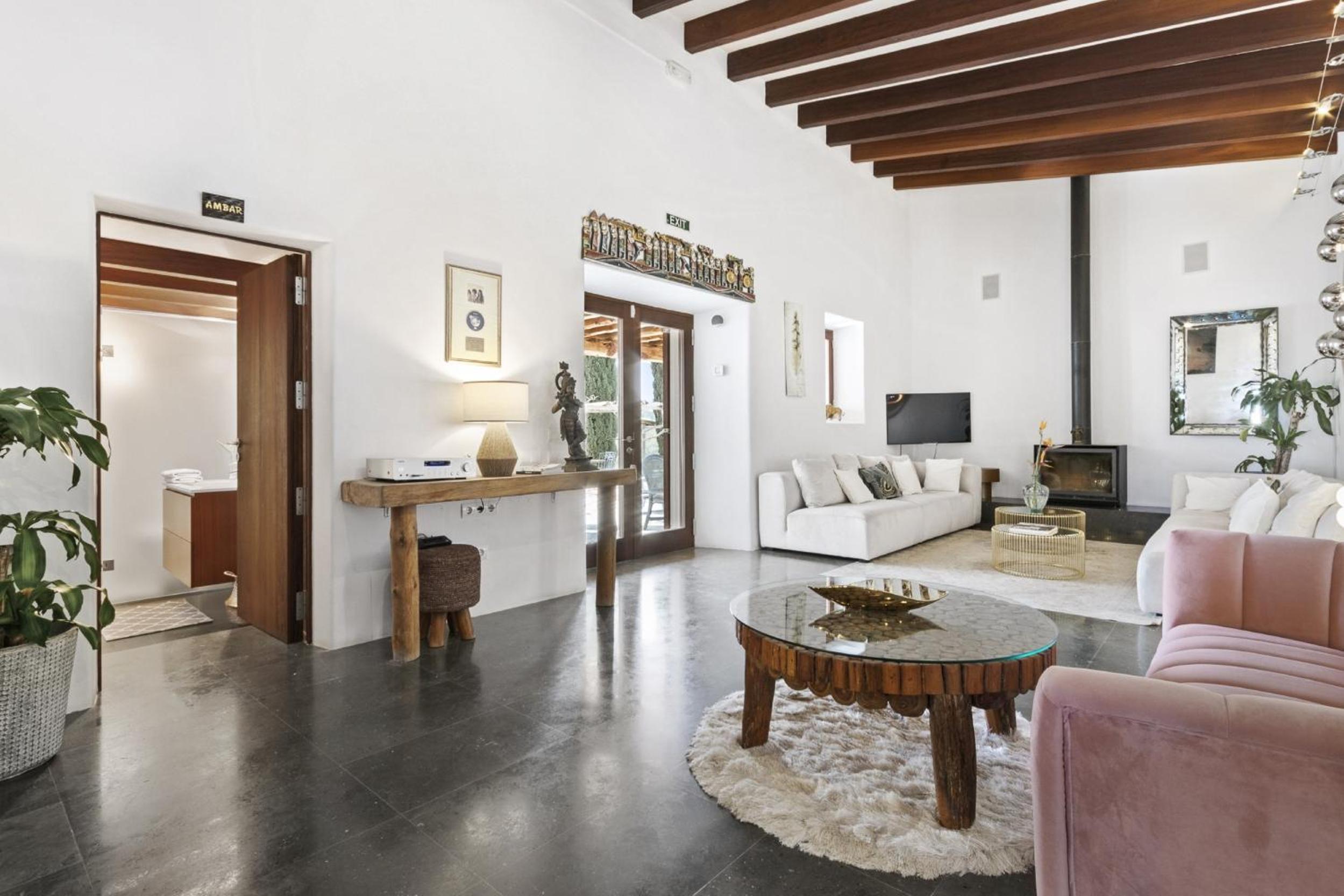 Ravishing Ibiza Villa Cel Blau 9 Bedrooms Private Pool & Beautiful