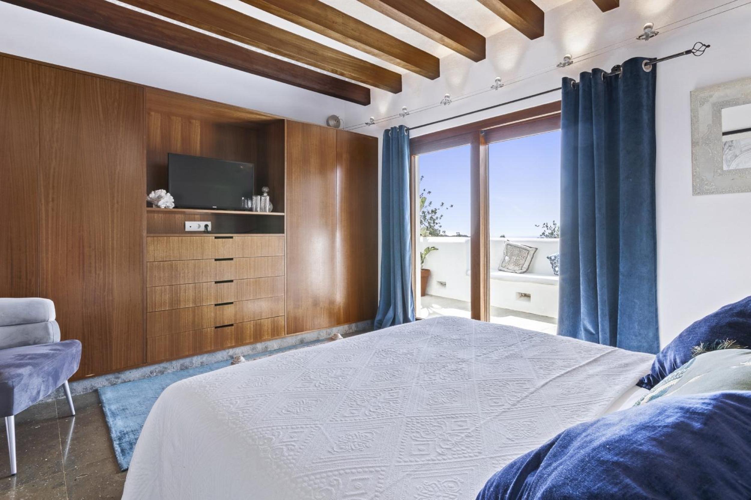 Ravishing Ibiza Villa Cel Blau 9 Bedrooms Private Pool & Beautiful