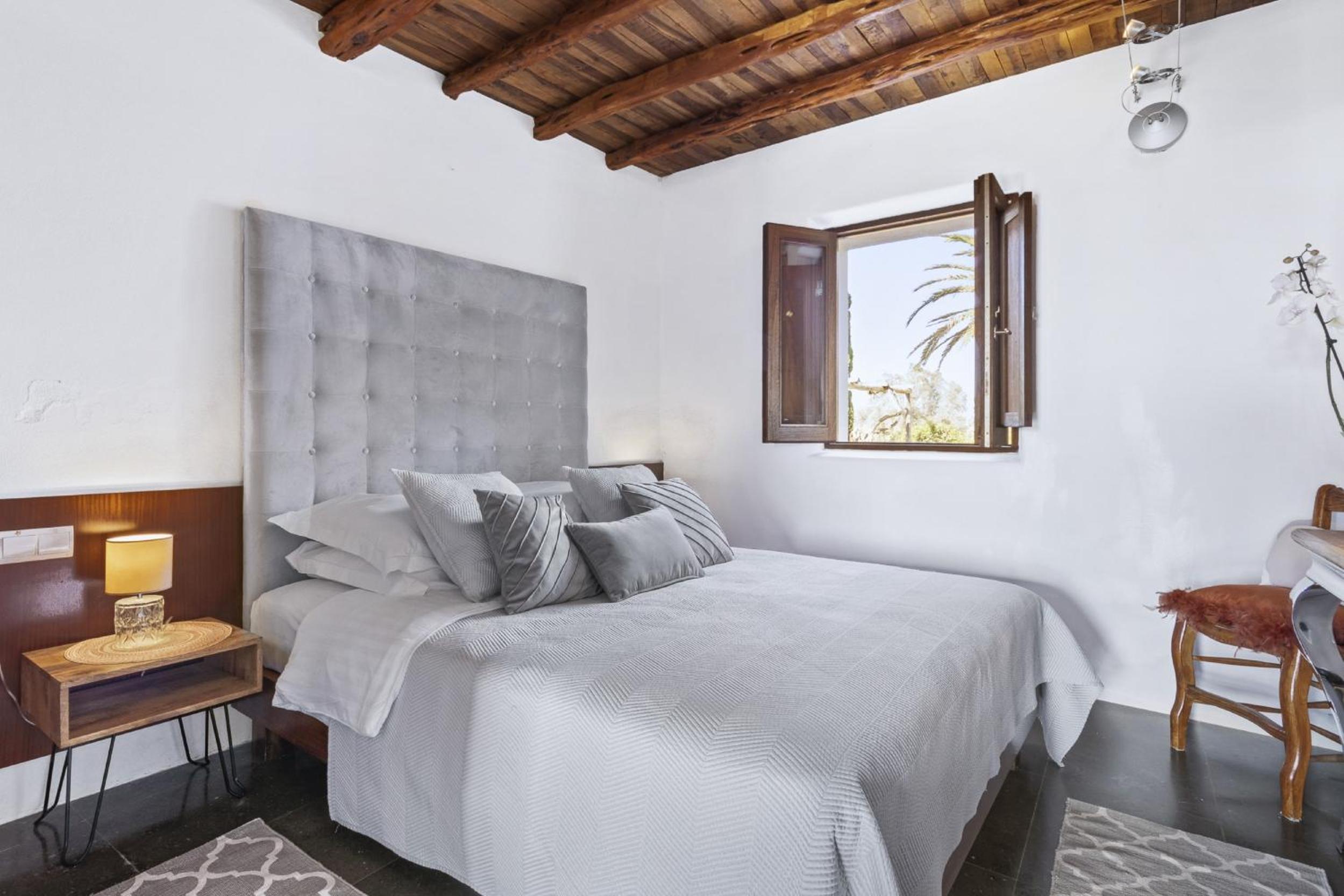 Ravishing Ibiza Villa Cel Blau 9 Bedrooms Private Pool & Beautiful