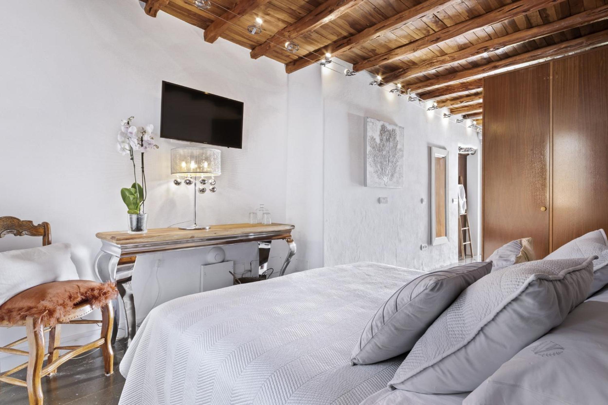 Ravishing Ibiza Villa Cel Blau 9 Bedrooms Private Pool & Beautiful