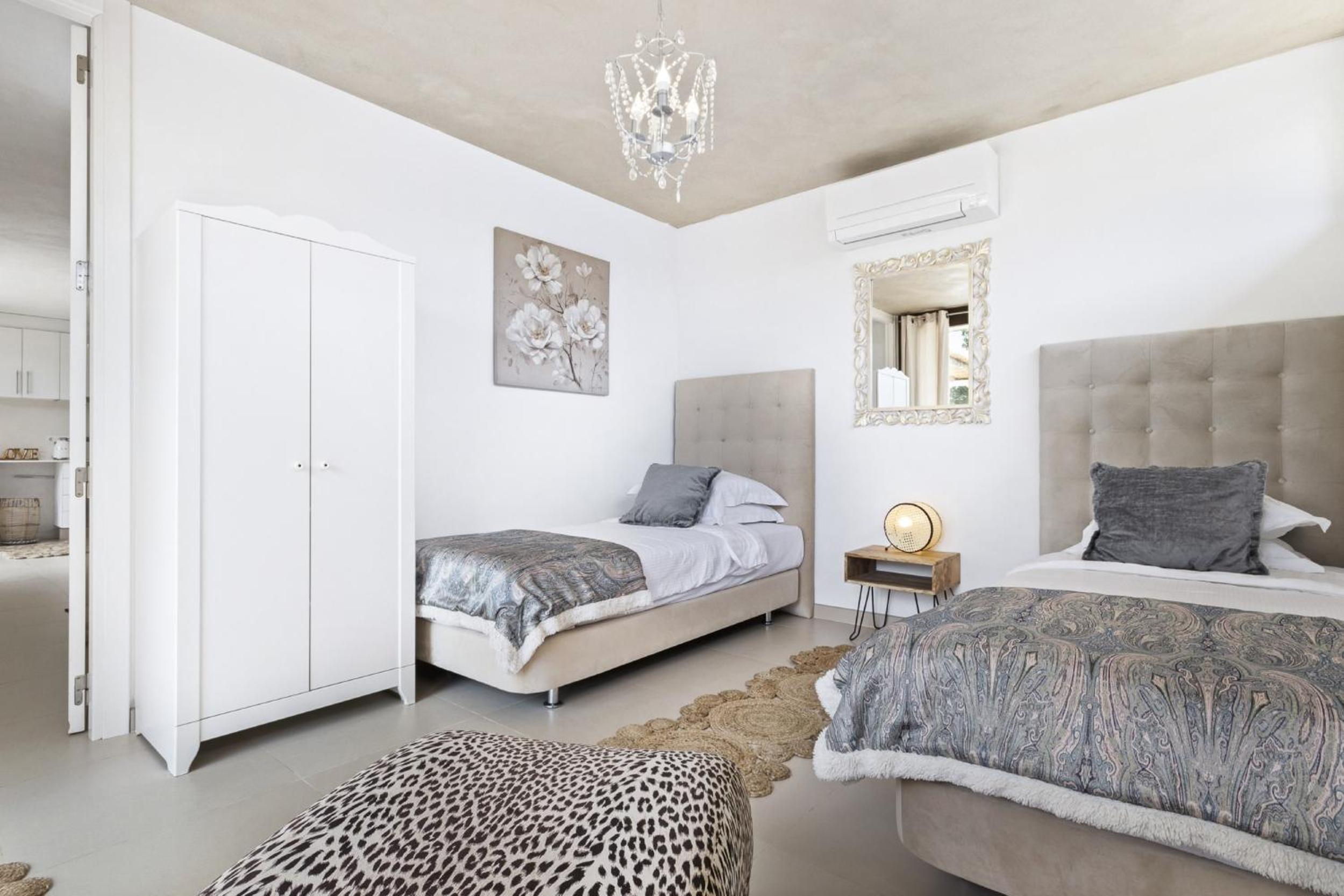 Ravishing Ibiza Villa Cel Blau 9 Bedrooms Private Pool & Beautiful