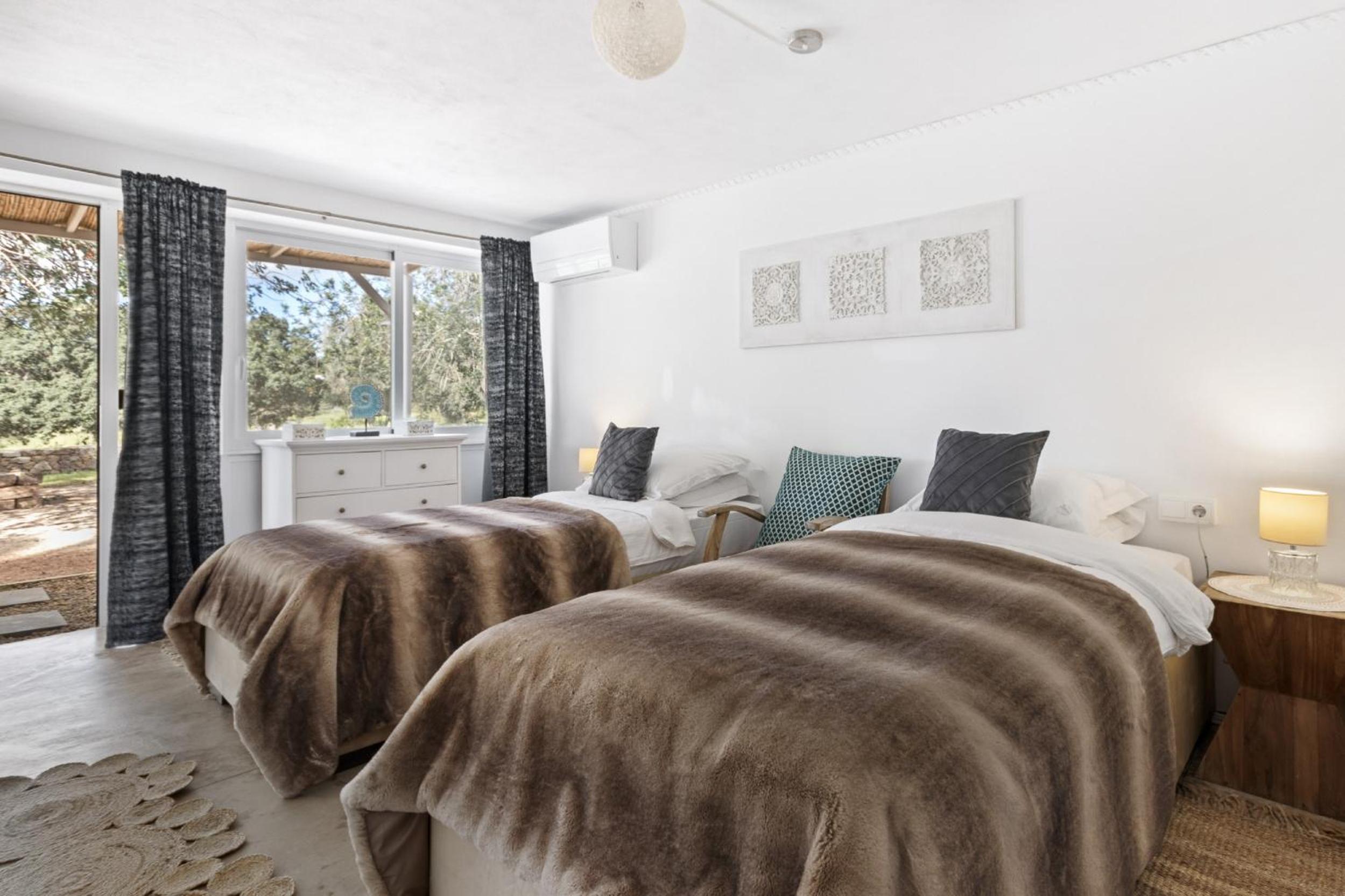 Ravishing Ibiza Villa Cel Blau 9 Bedrooms Private Pool & Beautiful