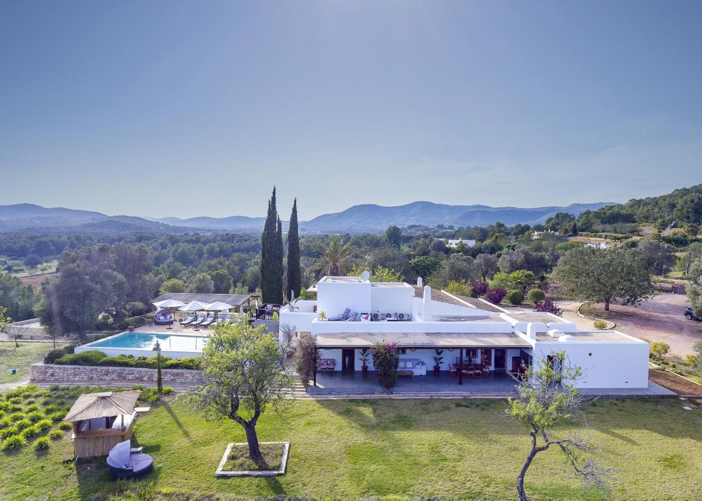 Ravishing Ibiza Villa Cel Blau 9 Bedrooms Private Pool & Beautiful