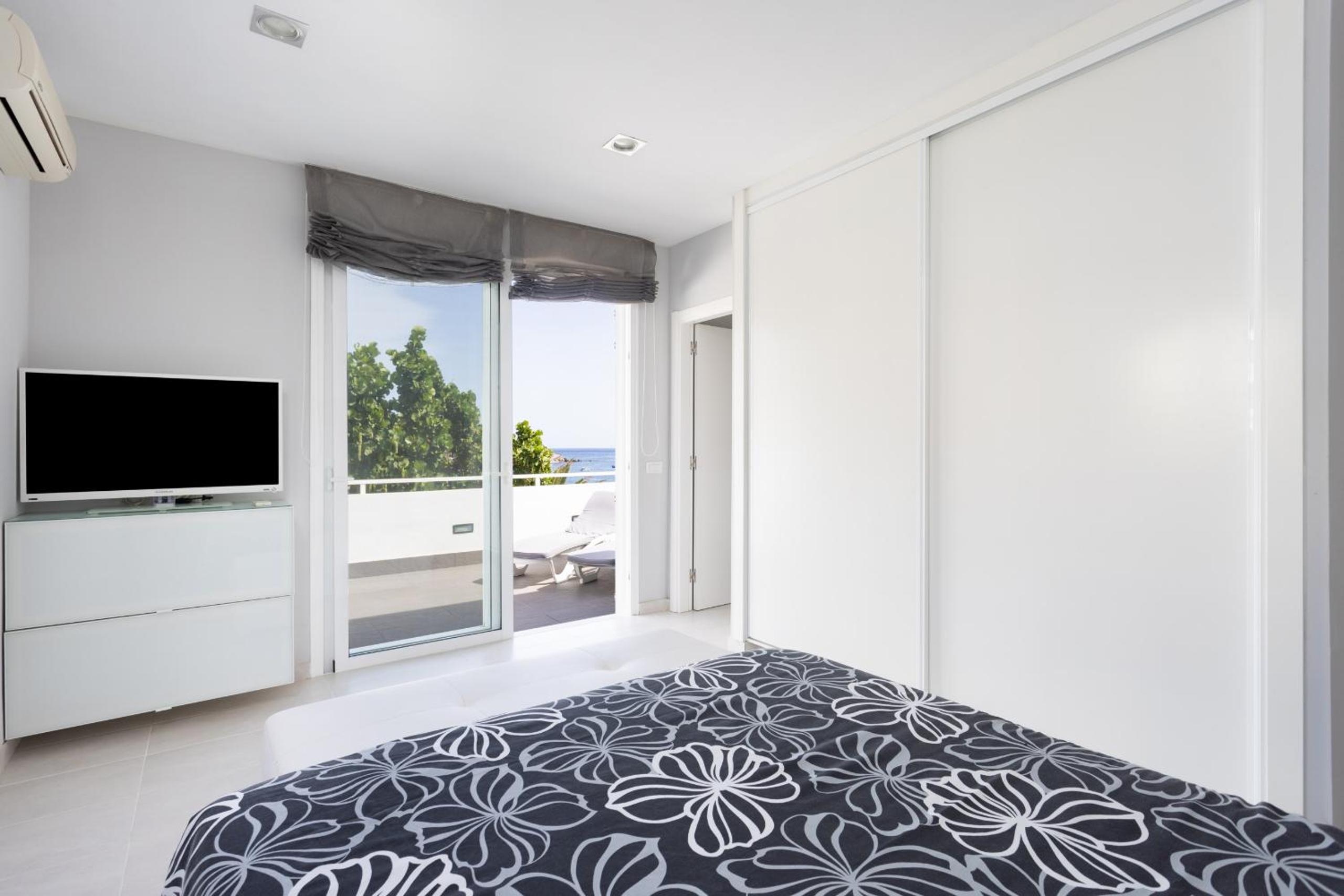 Luxury Frontline Poris de Abona