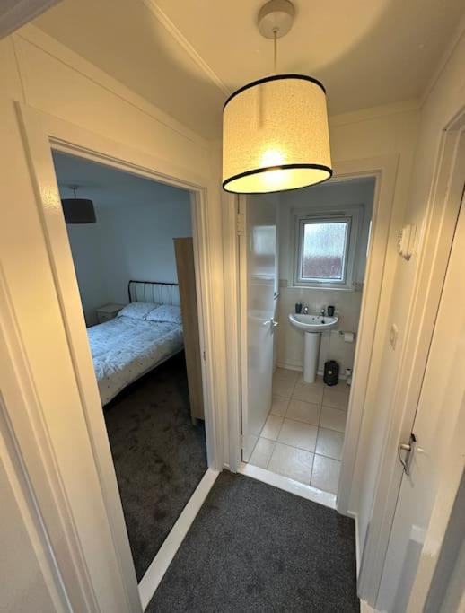 One-Bedroom Chalet Bungalow Uddingston Glasgow view 3