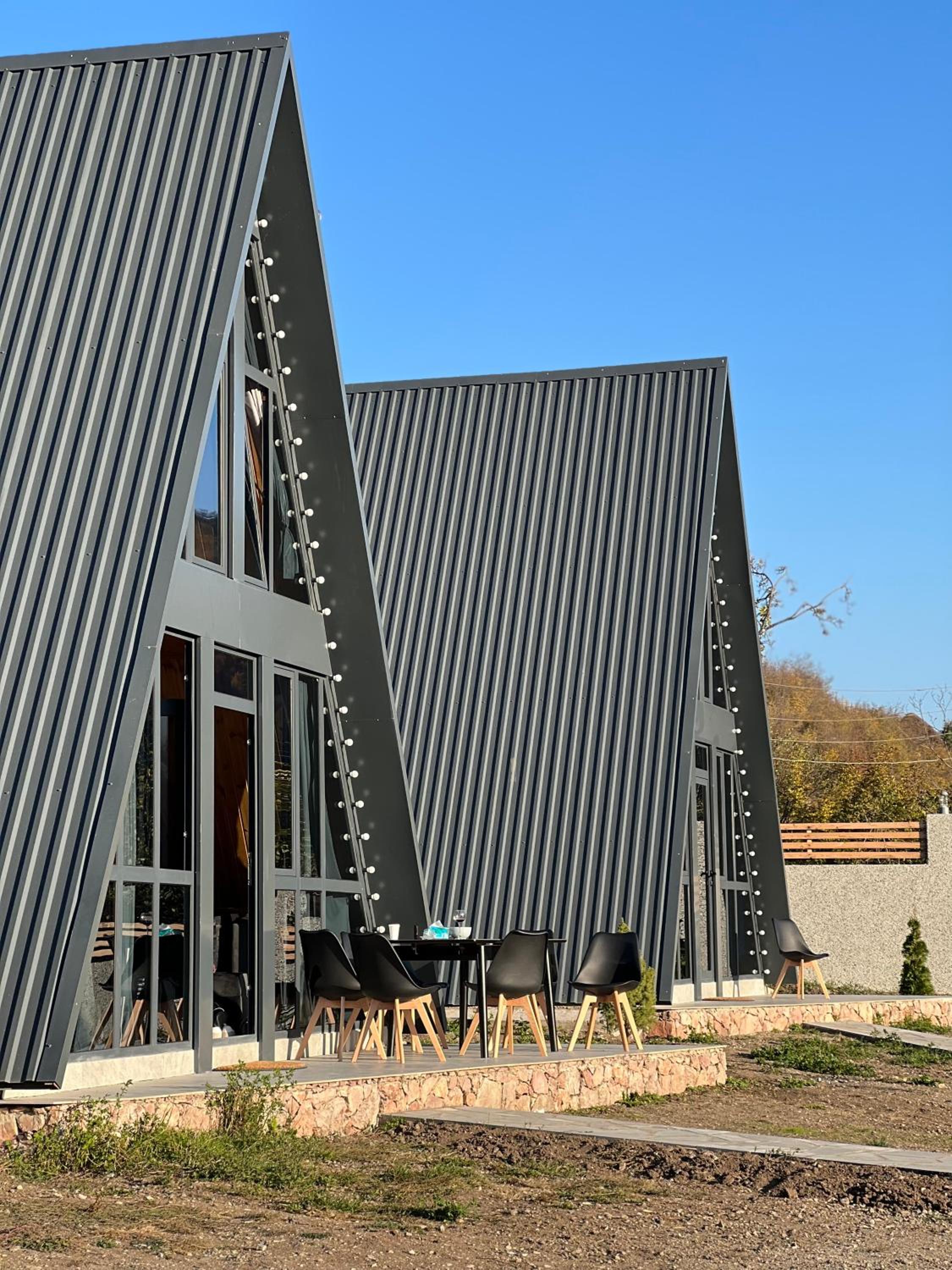 Green Villa Resort Small Gray