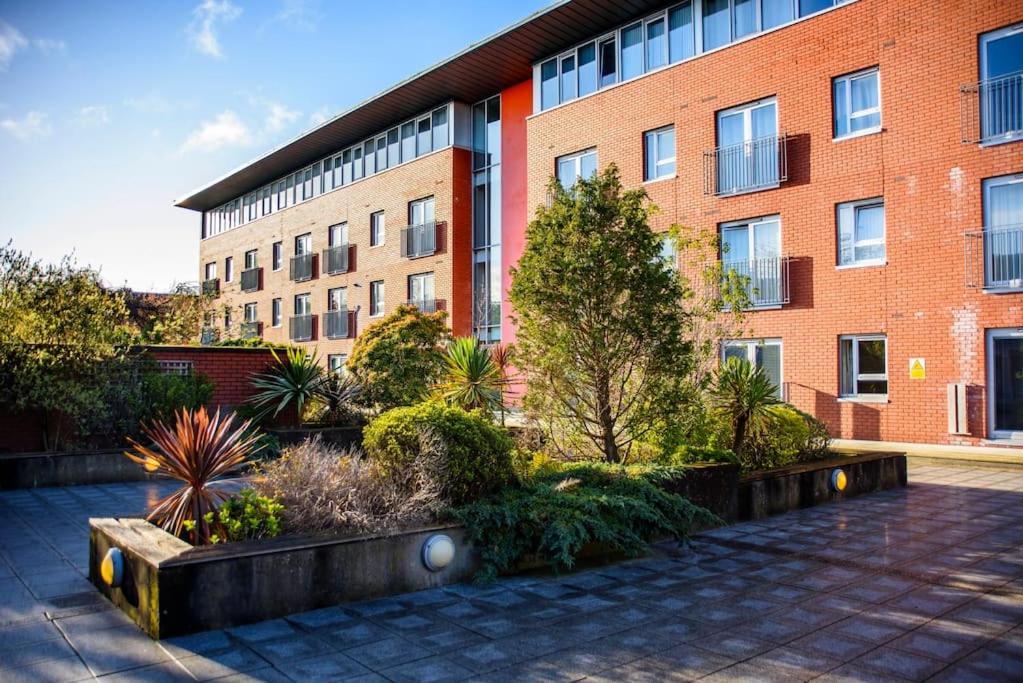 Fabulous Modern Luxury Apartment Sleeps 6- Parking