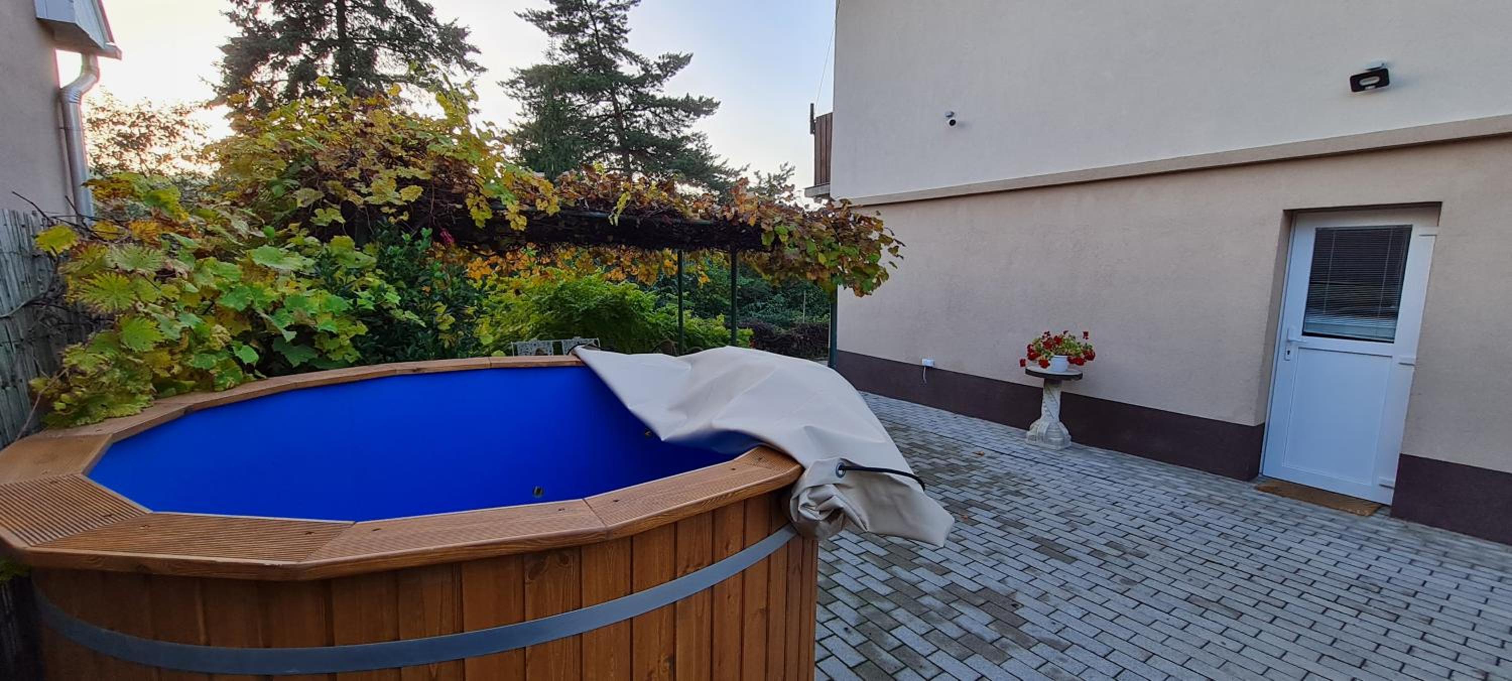 Lugas Apartman Miskolctapolca 2 Hálószoba 50m2 Dézsa és Jakuzzi közel a Barlangfürdőhöz view 5