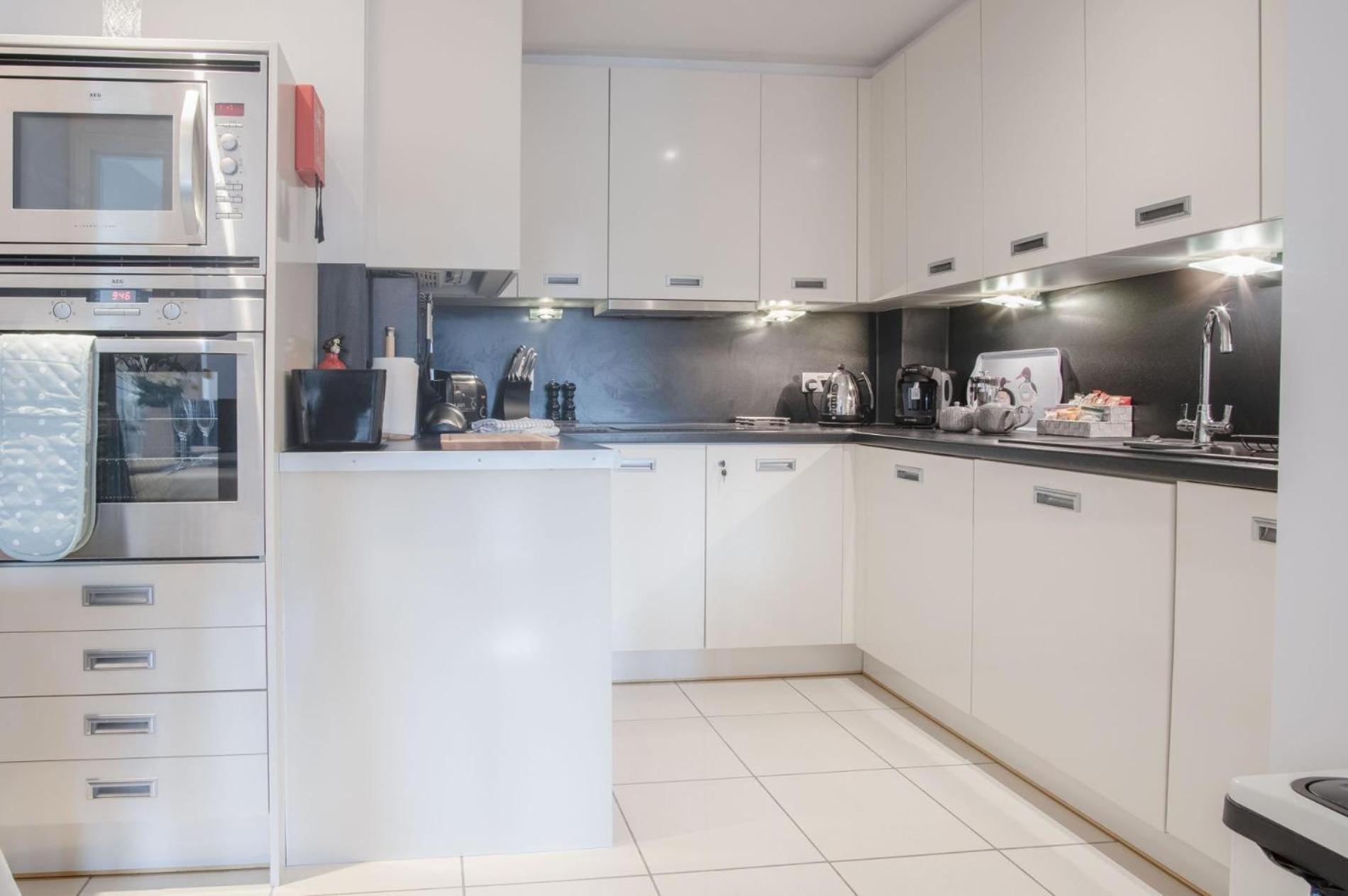 Minarvon - 2 Bedroom Apartment - Saundersfoot view 3