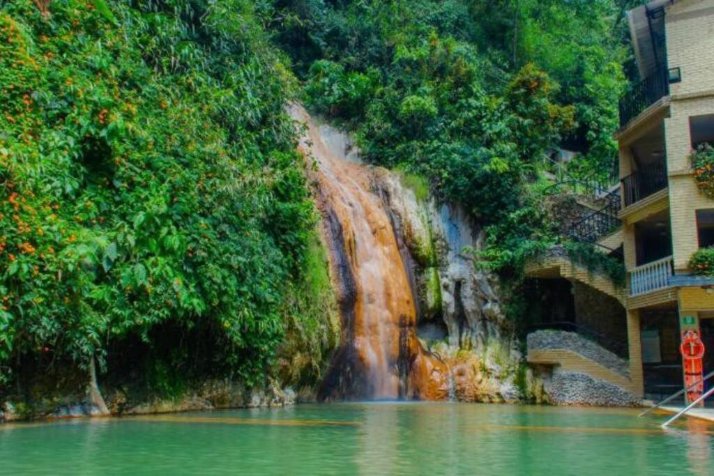 Villa Natalia Finca, 30 personas, jacuzzi 10 minutos de termales