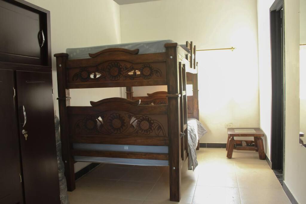 Villa Natalia Finca, 30 personas, jacuzzi 10 minutos de termales