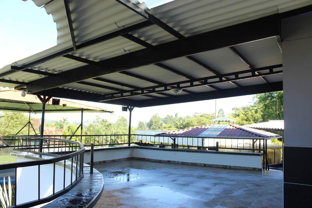 Villa Natalia Finca, 30 personas, jacuzzi 10 minutos de termales