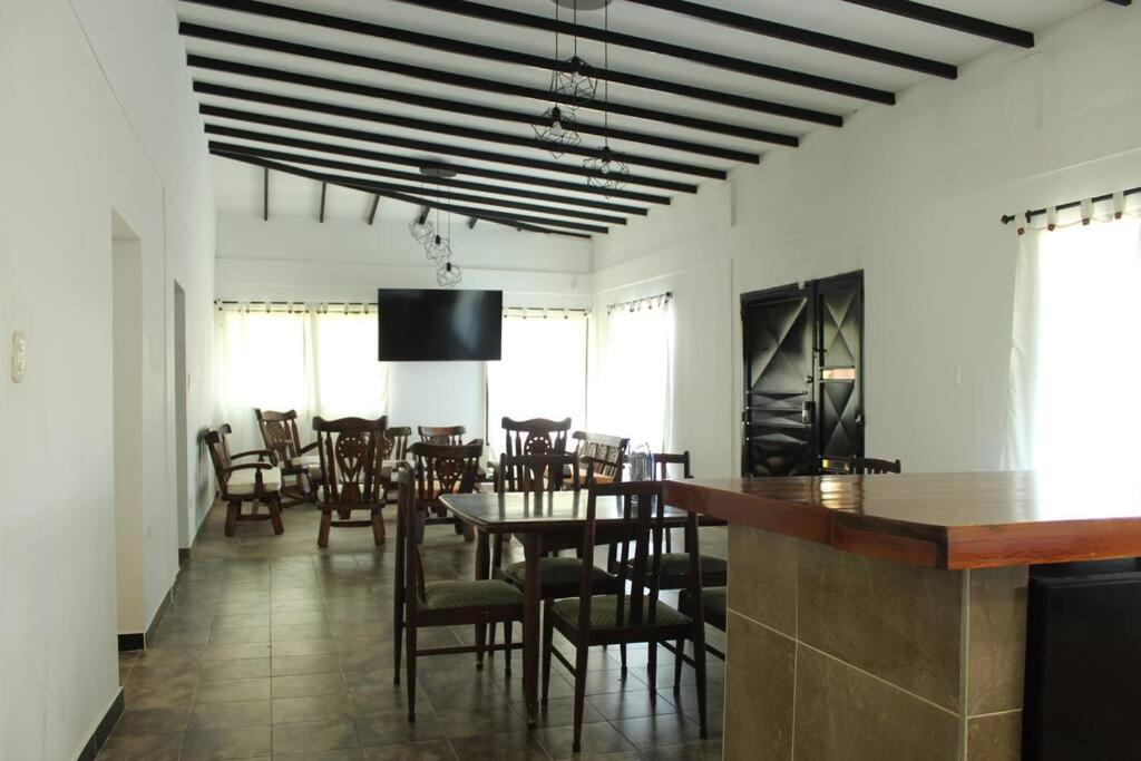 Villa Natalia Finca, 30 personas, jacuzzi 10 minutos de termales