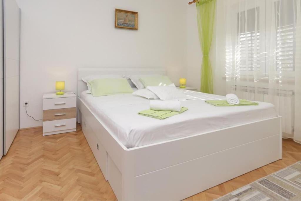 Apartman Toni, Gata