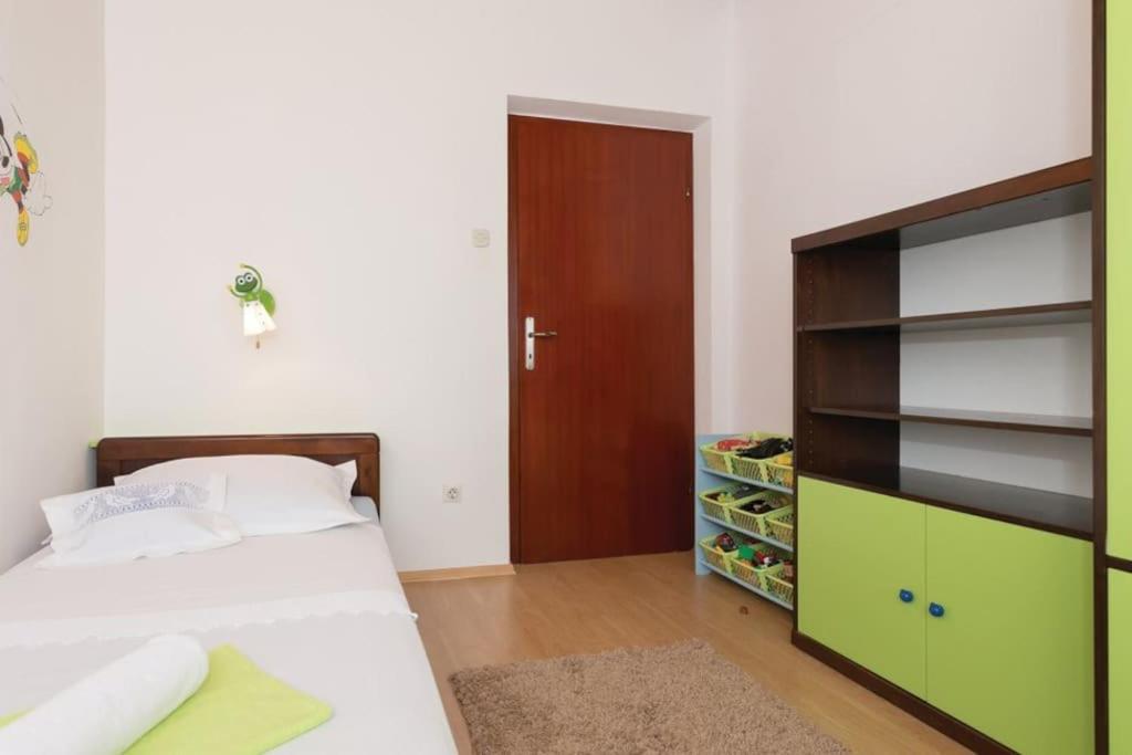 Apartman Toni, Gata