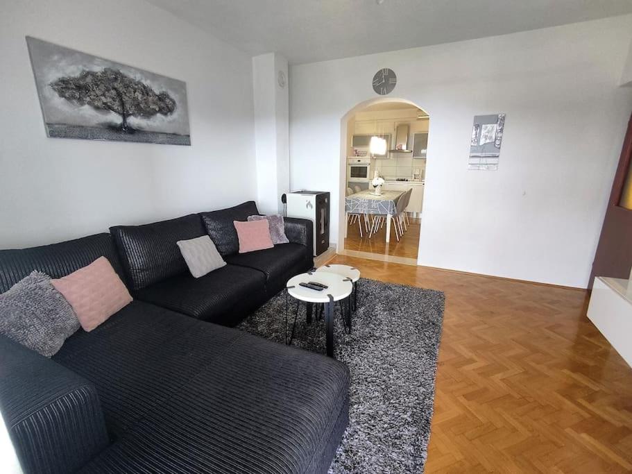 Apartman Toni, Gata