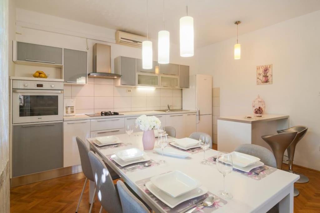 Apartman Toni, Gata