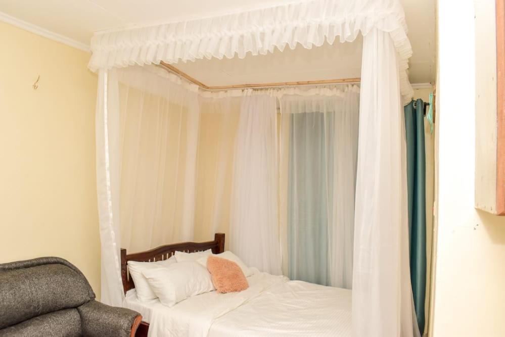 Woodgreek Studio Fully Furnished Apartment