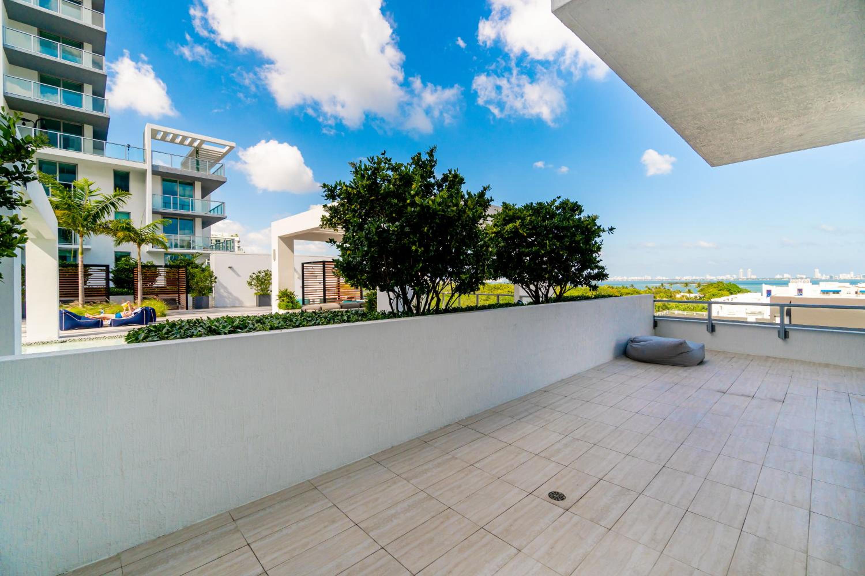 LUXURY NEW CONDO AT MIAMI DESIGN DISTRICT