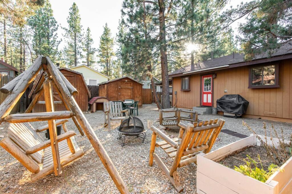 Hot Tub, Fire Pit & Pet Friendly Lazy Bear Lodge view 5