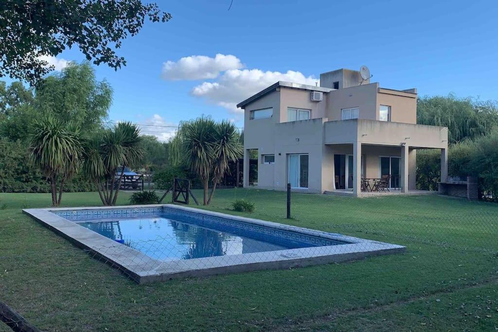Las Acacias