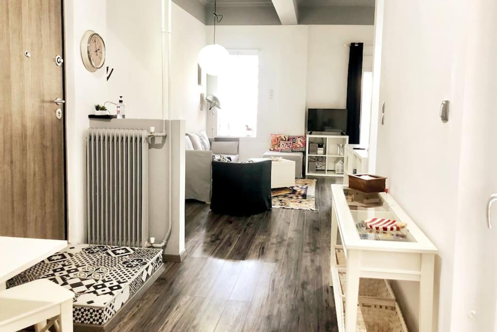 Cozy Studio in Athens Riviera, next to SNFCC