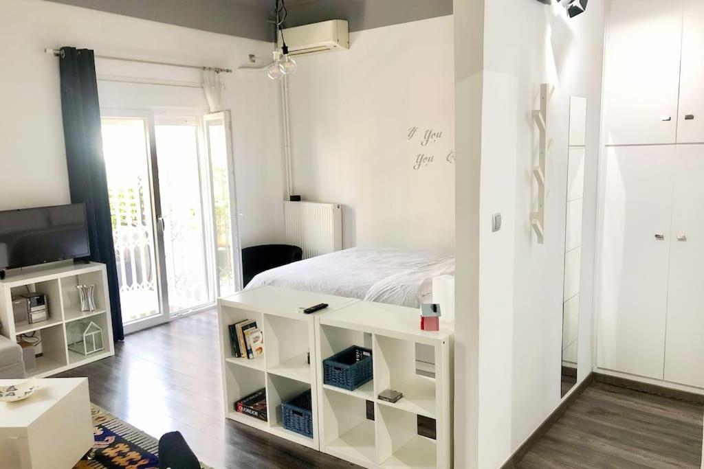 Cozy Studio in Athens Riviera, next to SNFCC
