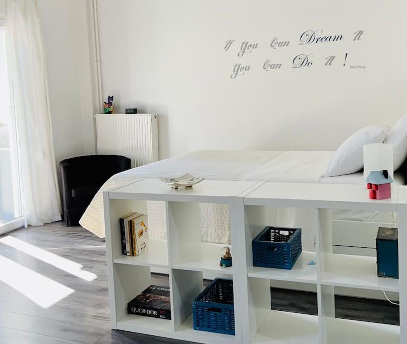 Cozy Studio in Athens Riviera, next to SNFCC
