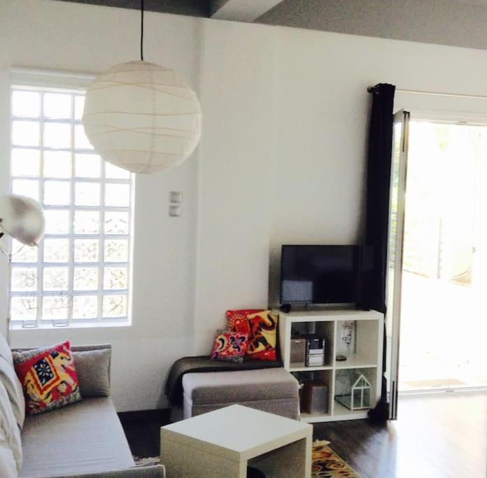 Cozy Studio in Athens Riviera, next to SNFCC