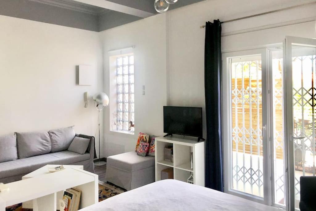 Cozy Studio in Athens Riviera, next to SNFCC