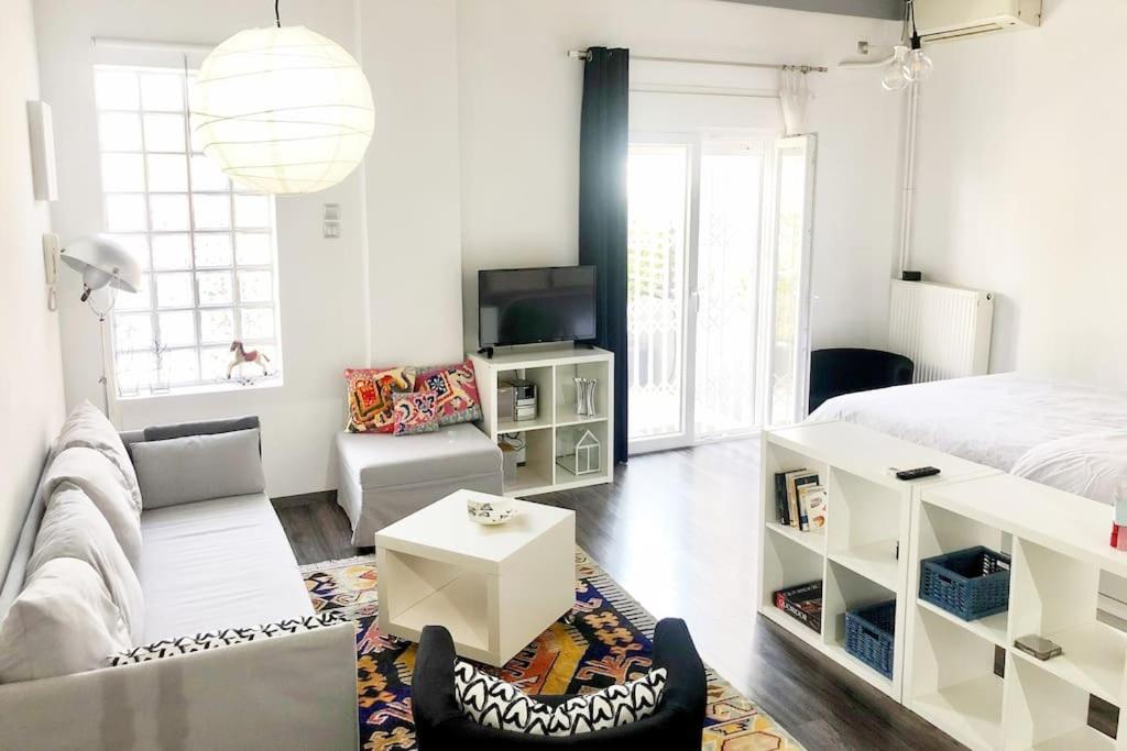 Cozy Studio in Athens Riviera, next to SNFCC