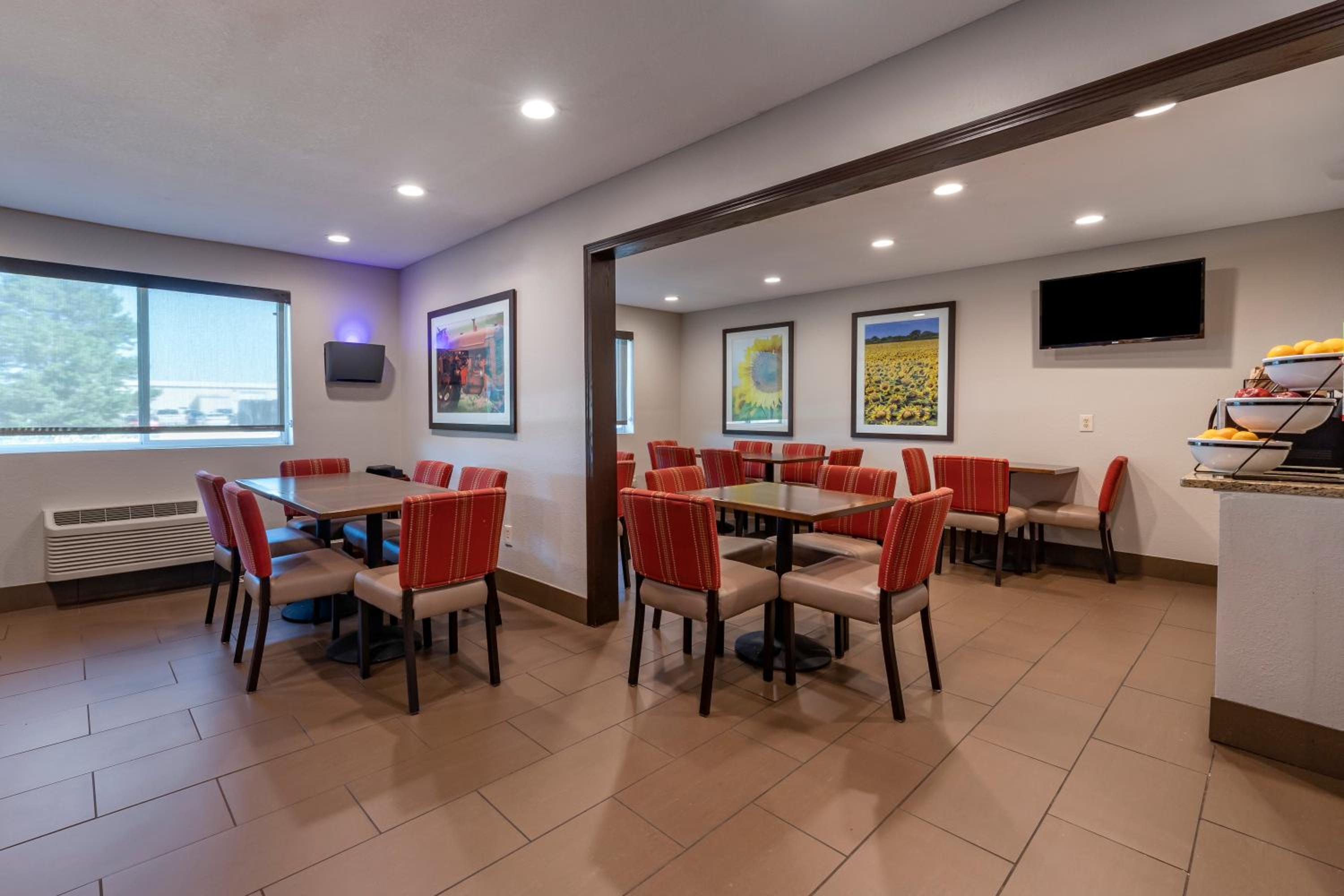 Hays Vacations - Comfort Inn  Suites Hays I-70 - Property Image 6