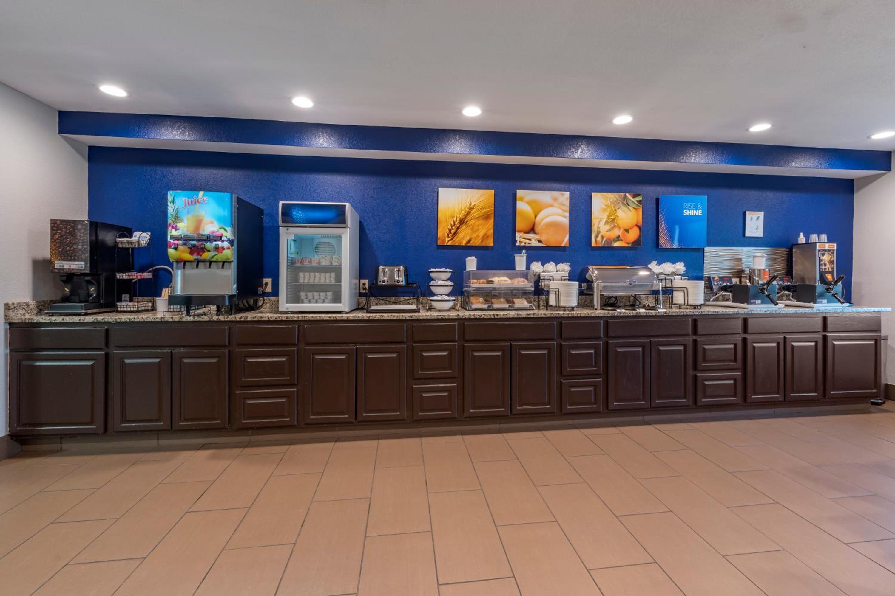 Hays Vacations - Comfort Inn  Suites Hays I-70 - Property Image 8