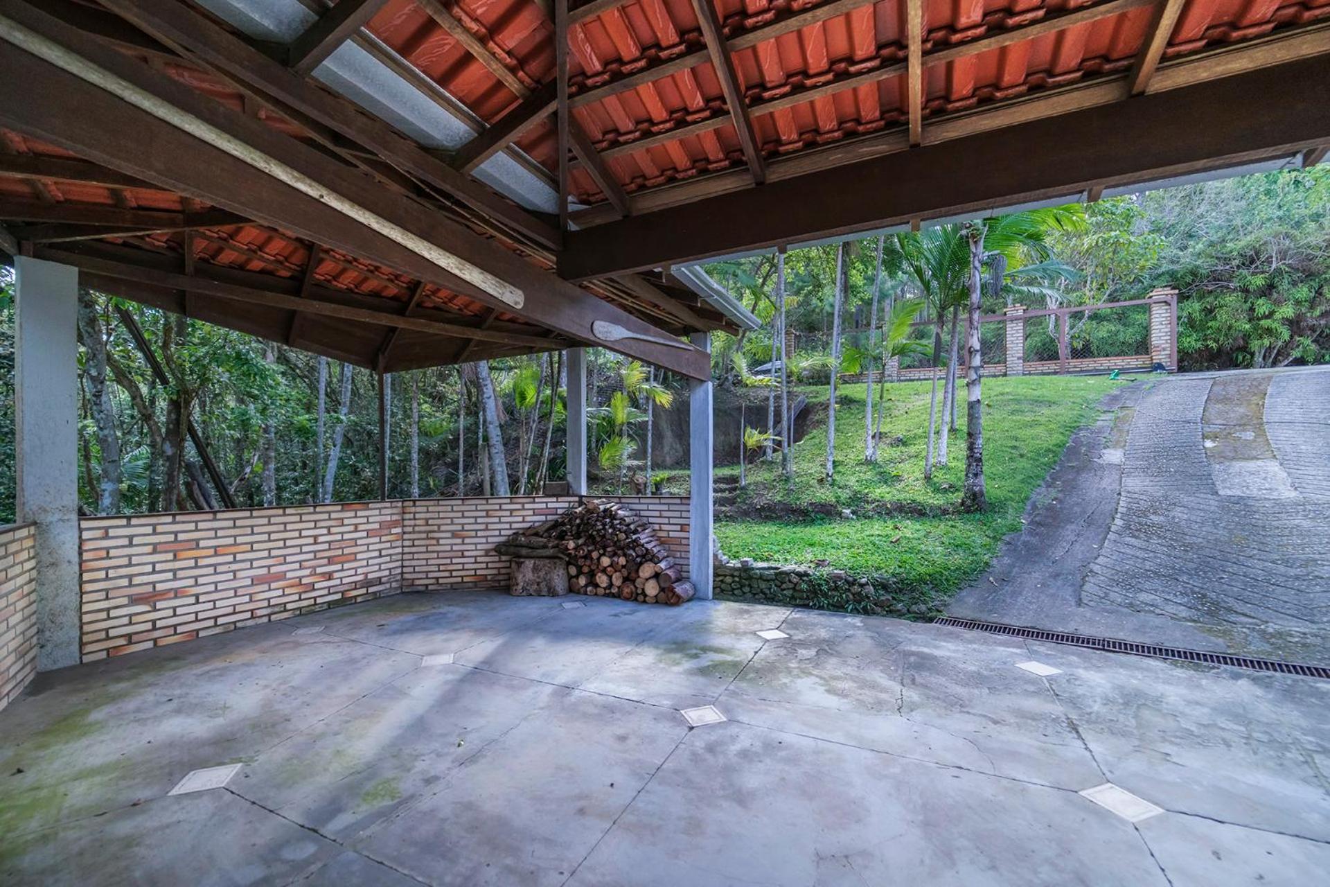 Casa 2, 3 ou 4 pessoas vista incrível com piscina centro Bombinhas carro 4x4 ou potente