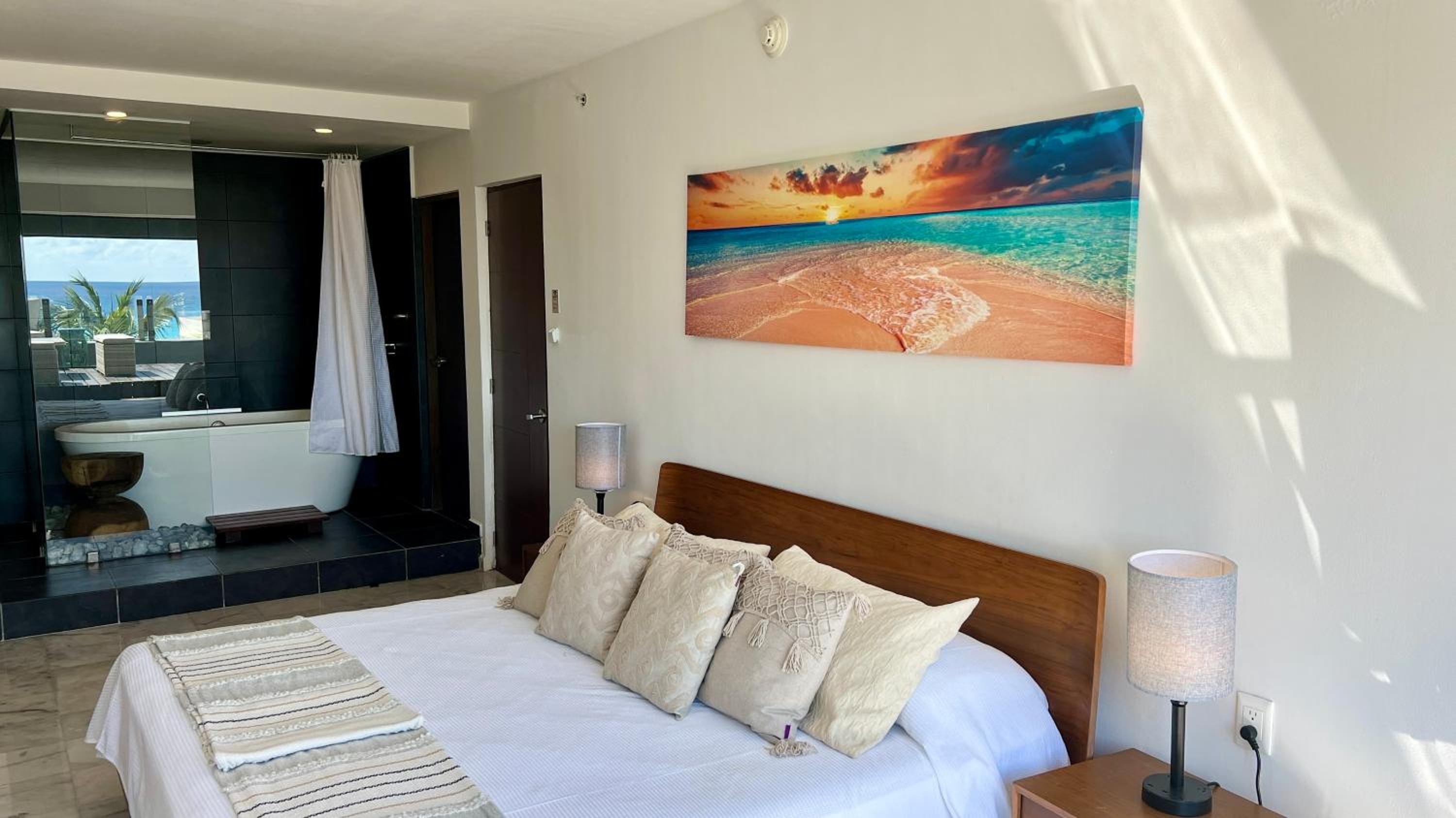 Xcanan Loft On Park Royal, the best area in Cancún right on the beach