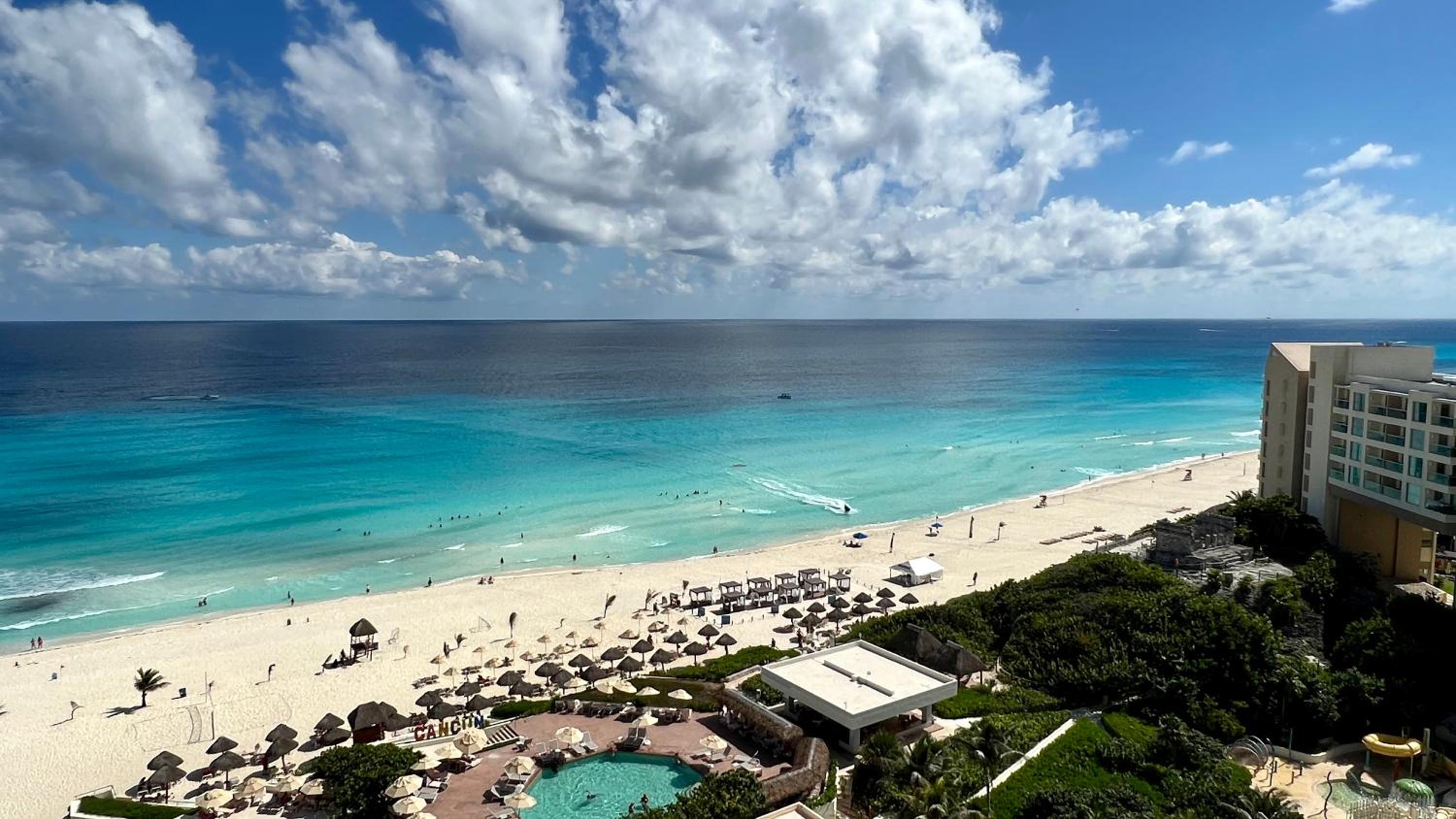 Xcanan Loft On Park Royal, the best area in Cancún right on the beach
