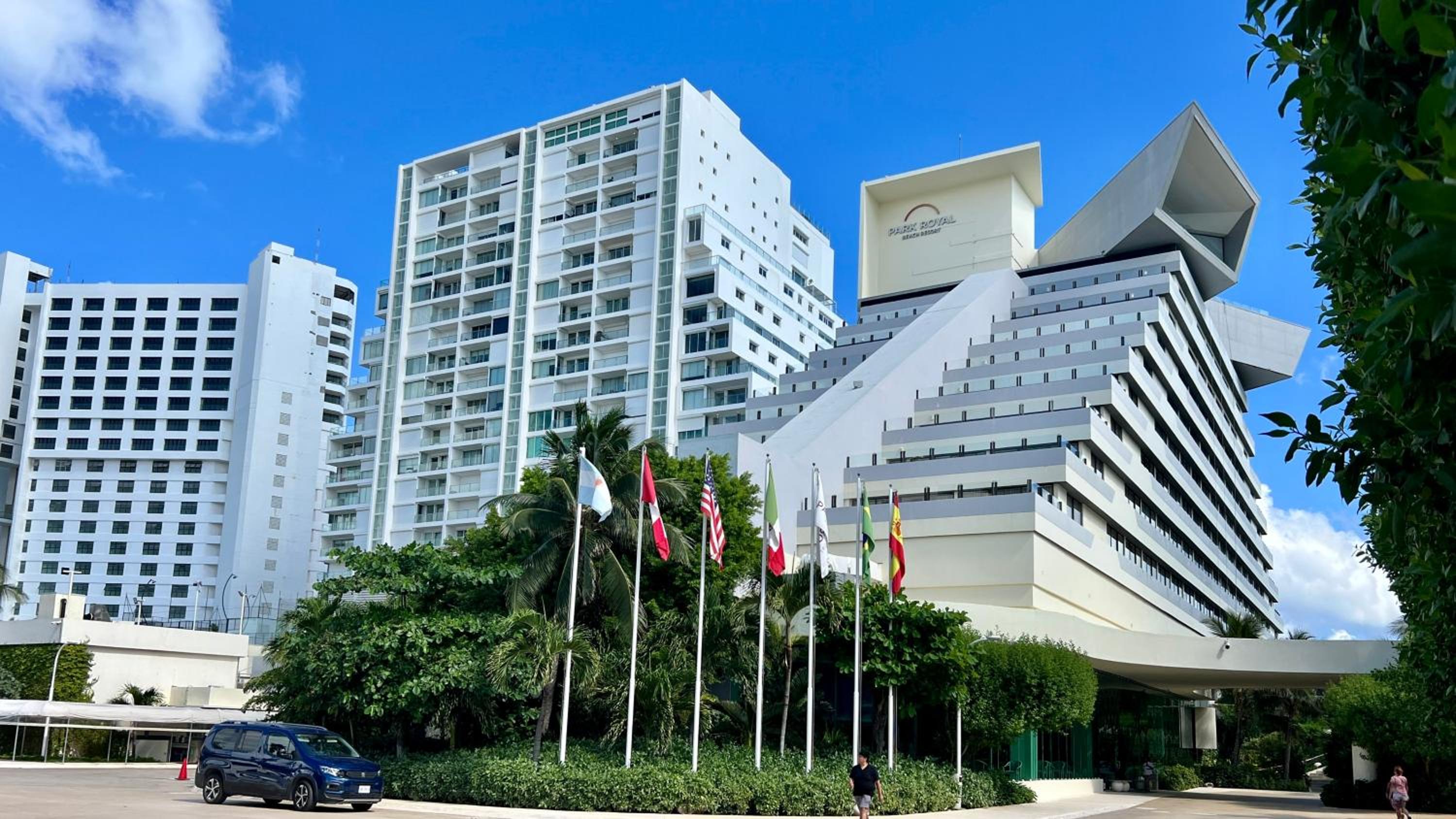 Hotel Xcanan Loft On Park Royal, the best area in Cancún right on the beach - Image 1