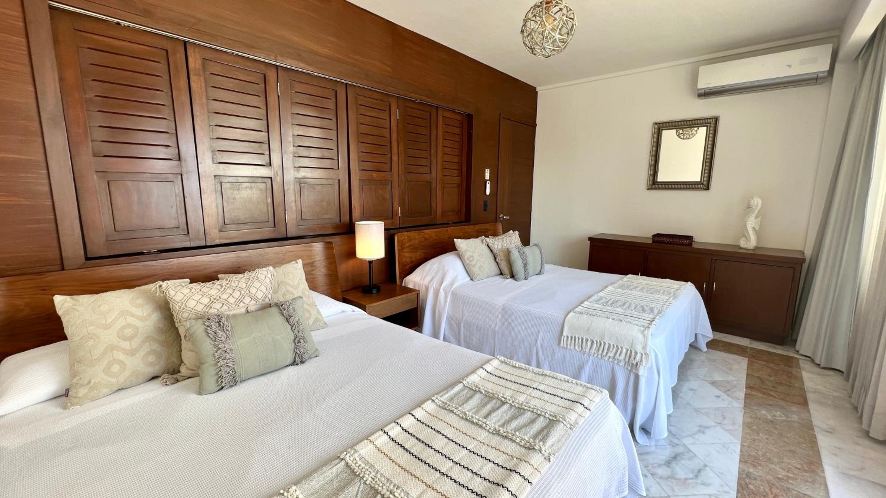 Xcanan Loft On Park Royal, the best area in Cancún right on the beach